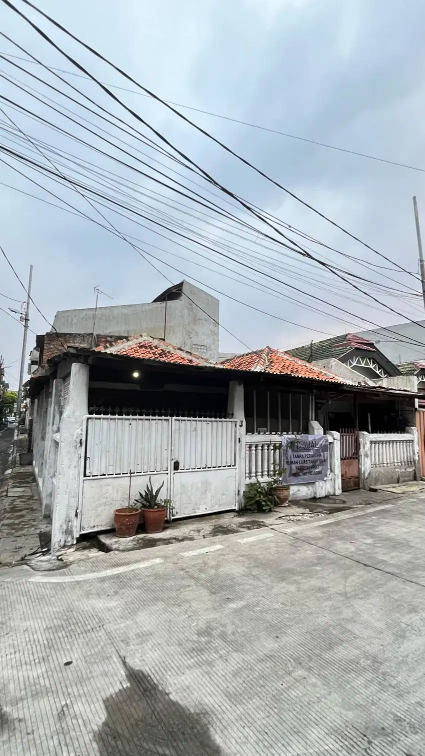 Dijual tanah dan bangunan