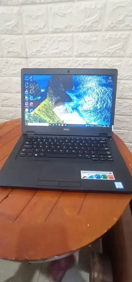 Laptop Dell Core i7 gen8 slim Intel core i7 8650u @ 1.9 ghz