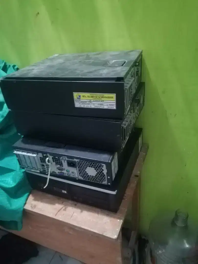 Di cari barang bekas SE banyak2 nya AC komputer laptop printer lain2