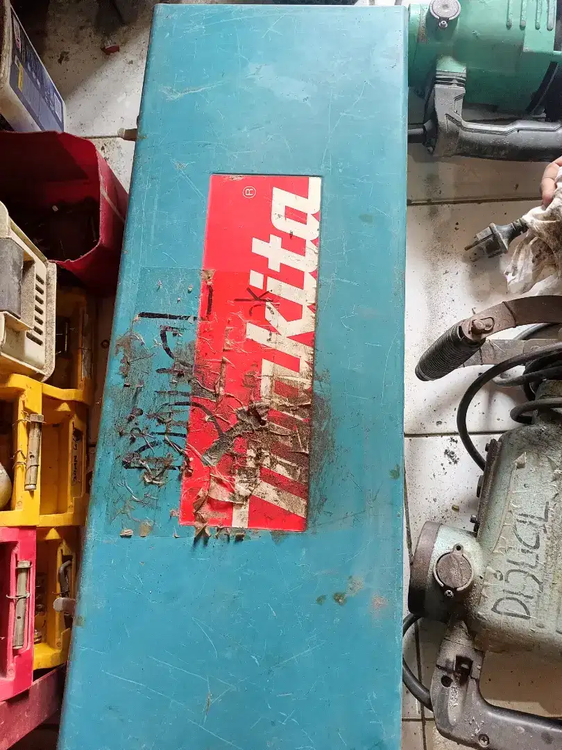 Mesin drill Makita