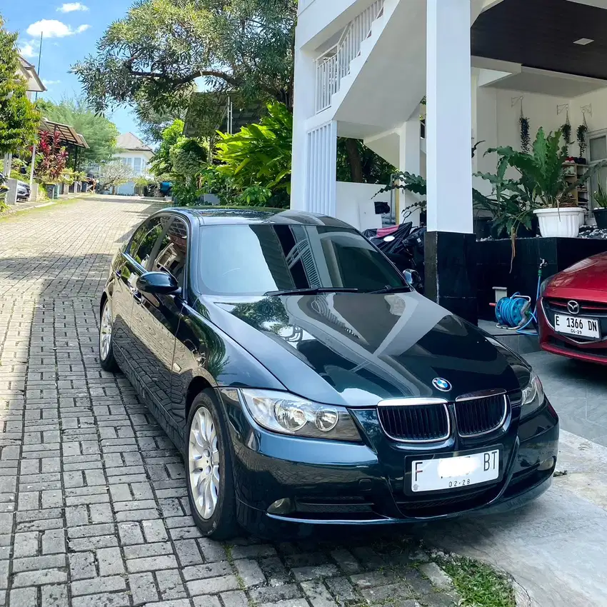 BMW E90 320i 2008 Bensin