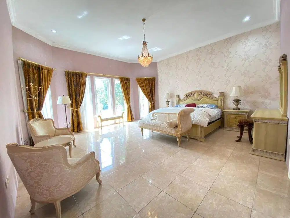 DIJUAL VILLA COOLIBAH UTAMA CIPANAS PUNCAK LOKASI SUPER STRATEGIS