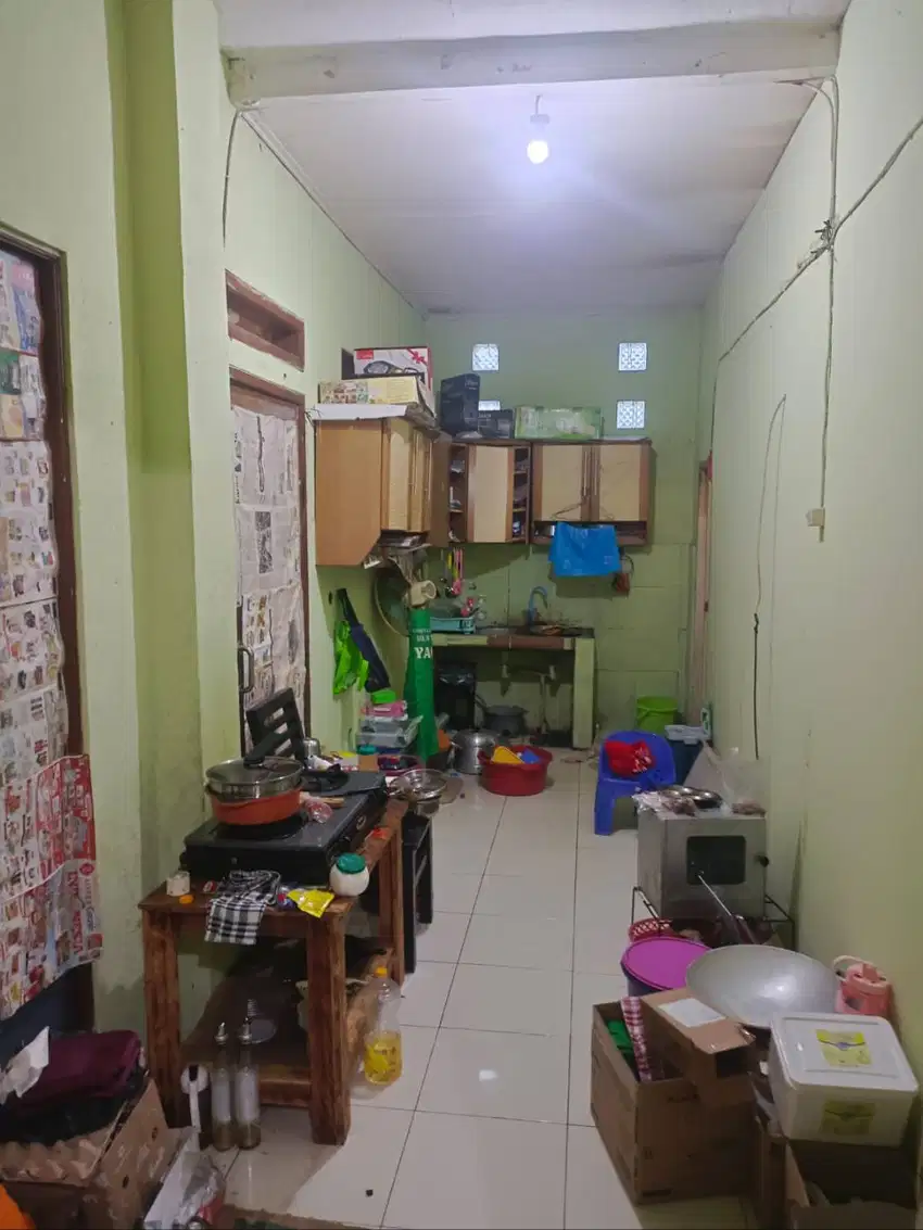 Di jual cepat rumah dan kontrakan 14 pintu .full isi semua