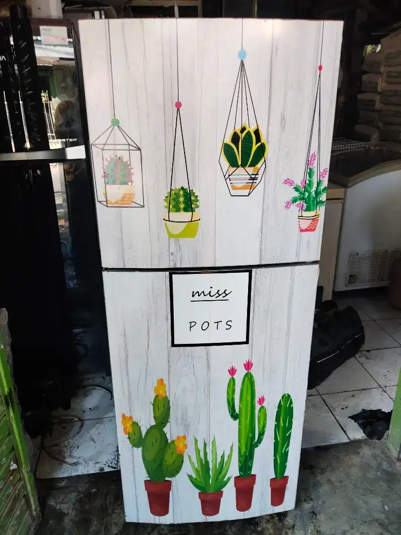 Kulkas 2pintu kondisi normal dingin beku siap pakai