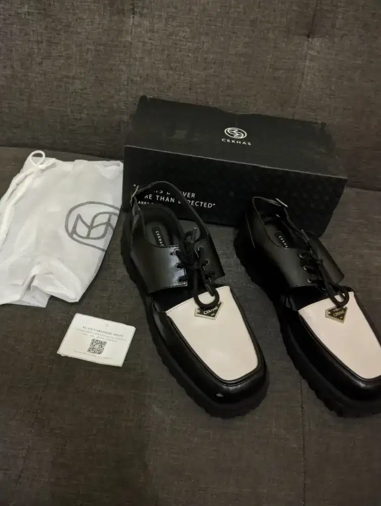 Sepatu Sendal Chekas Nuca Black Cream