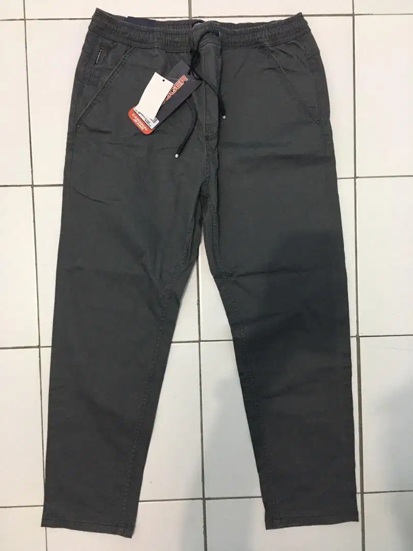 Celana Chinos Jogger Cardinal XL