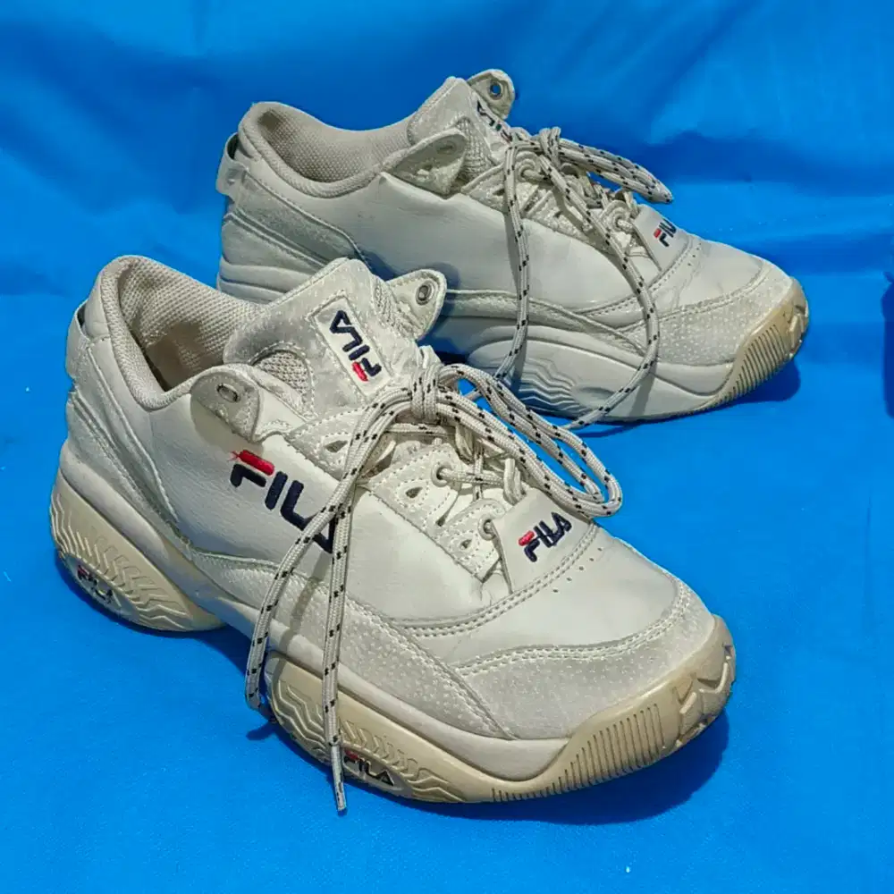 thrift sepatu FlLA size 40 insol 25cm