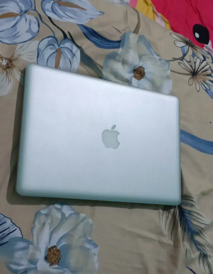 Macbook SSD Core i5 Laptop Apple komputer notebook netbook pc iphone