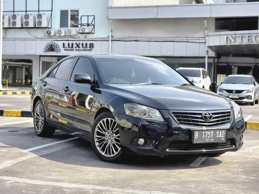 Toyota Camry V 2.4 2010 hitam
