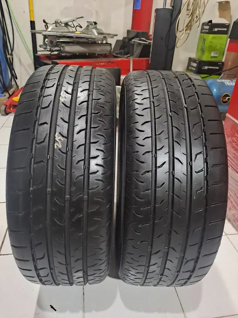 Ban ukuran 215/55/17 continental
