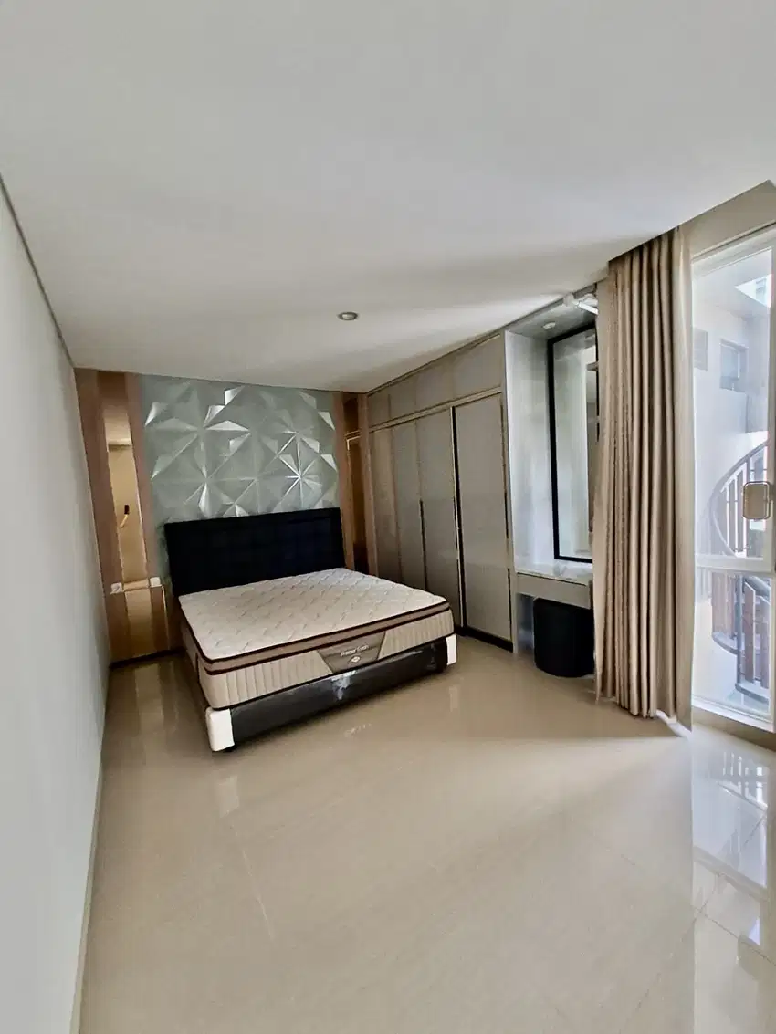 JUAL SEWA RUMAH THE GREENLAKE CITRALAND INTERIOR FURNISH ISTIMEWA