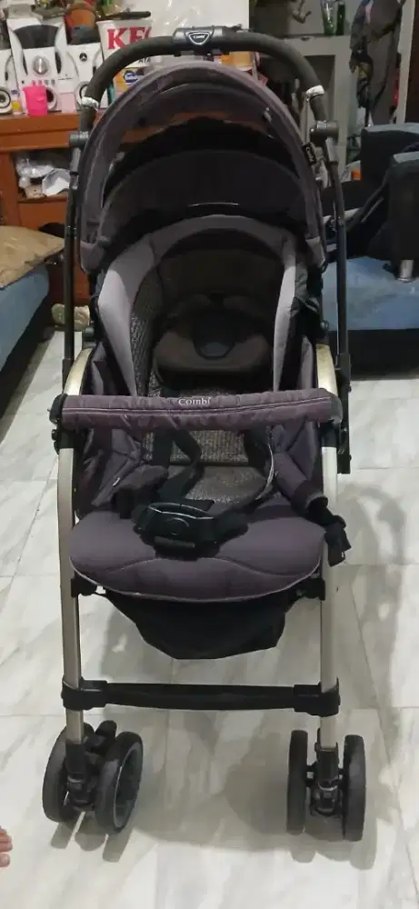 Dijual Stroller Merk Combi 750rb Pondok Bambu