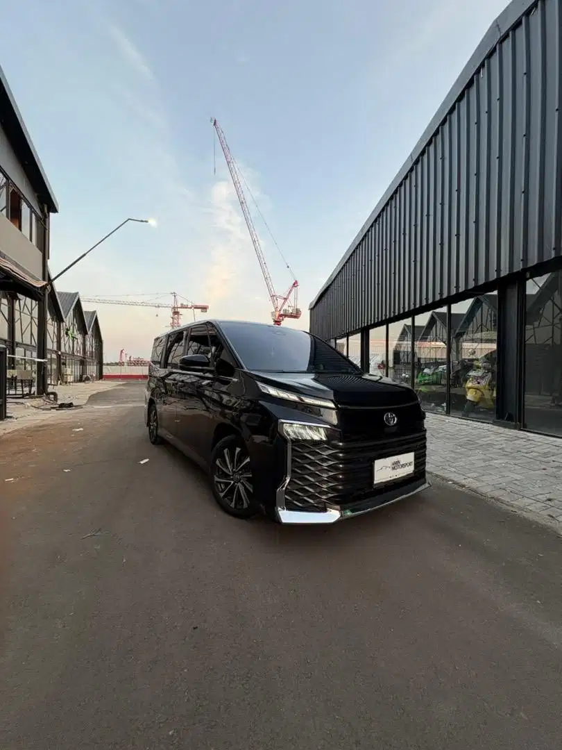KM 9000! Toyota Voxy TSS 2.0 CVT AT NIK 2023