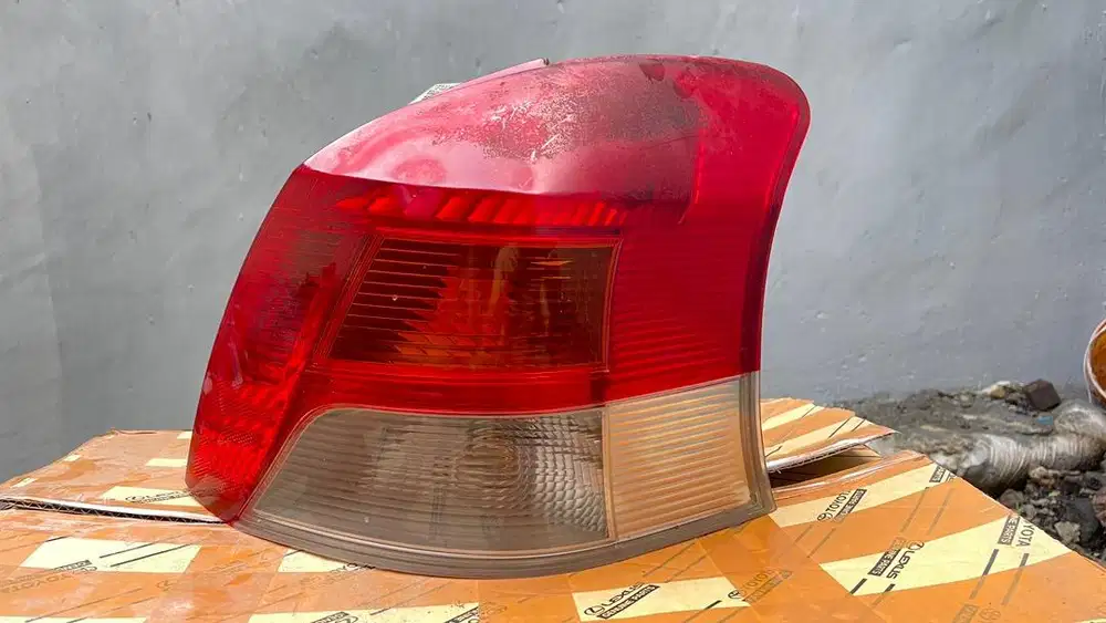 Lampu Belakang Yaris 2009