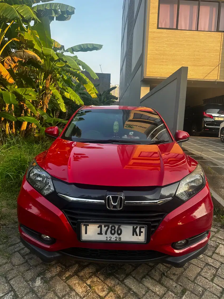 Di jual HRV 1.5 E CVT 2016 warna Merah