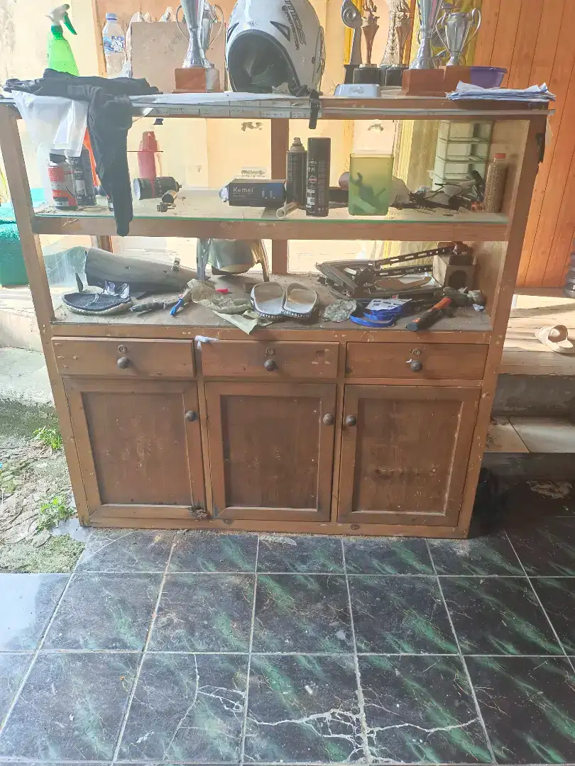 Lemari etalase jati belanda