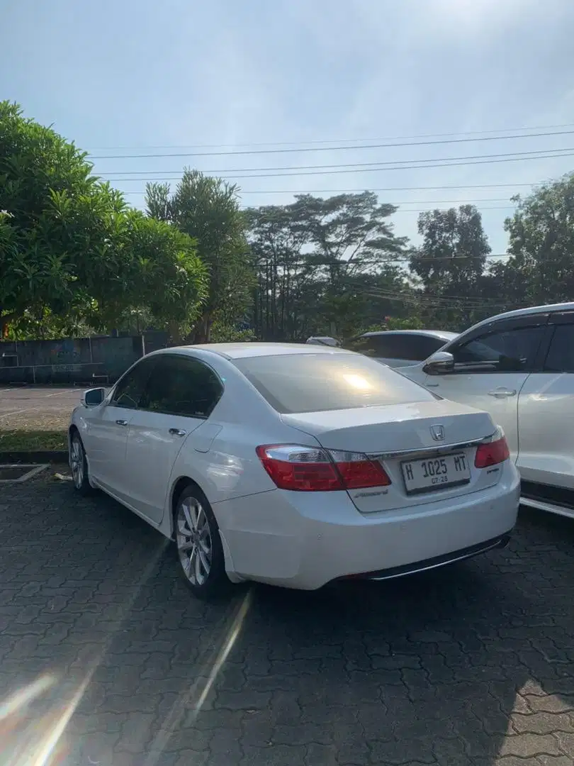 DIJUAL ACCORD 2013 AT (LOW KM)