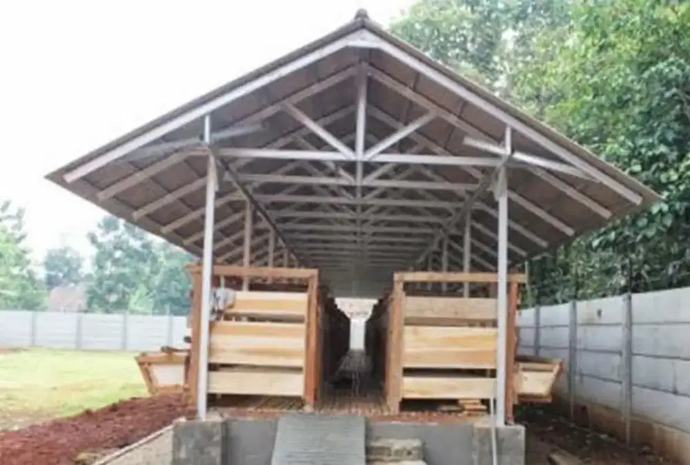 Pembuatan kandang ternak ataupun gudang dari baja ringan