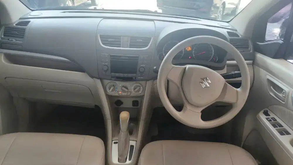 suzuki ertiga GL a/t 2014 putih original mulus