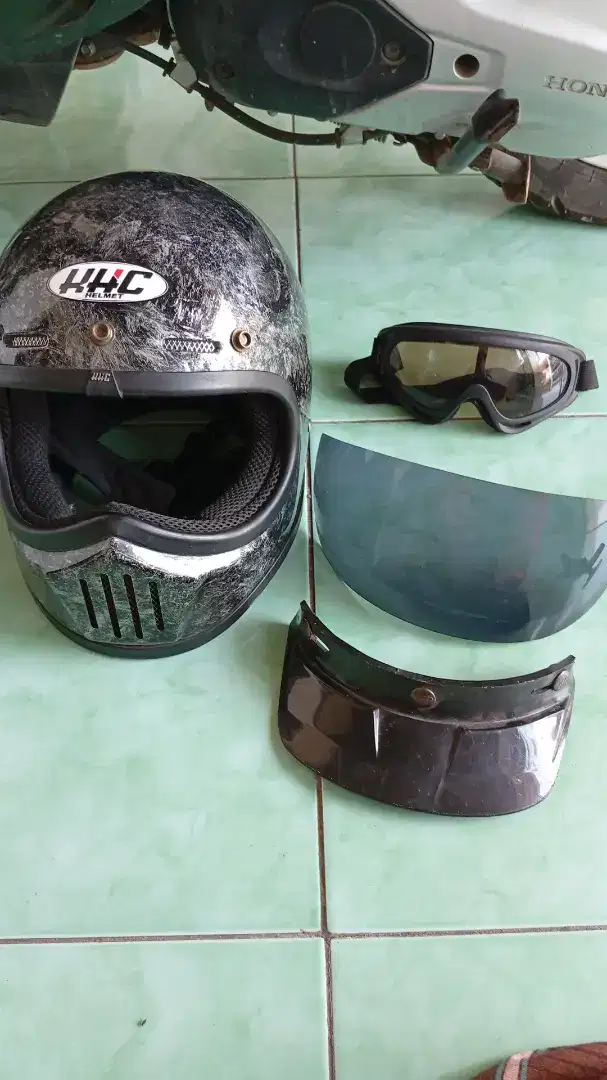 Helm cakil KHC masih baru