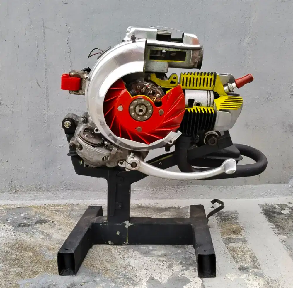 Mesin display ex dealer sepeda vespa Made in Italia rare antik vintage