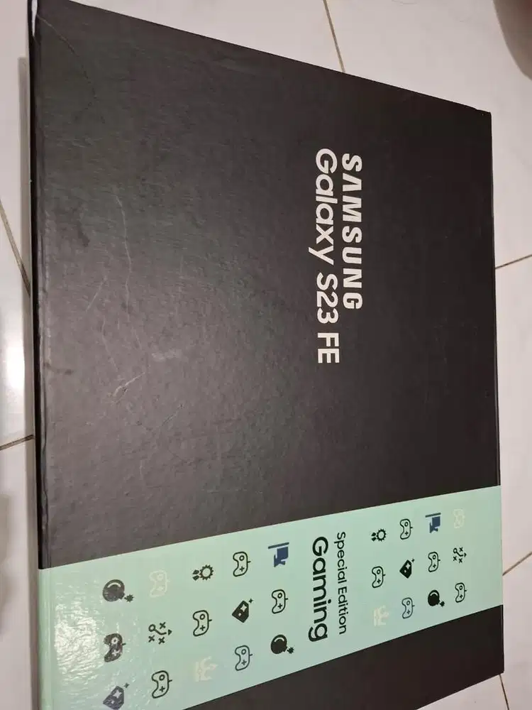 Box Besar samsung S24FE