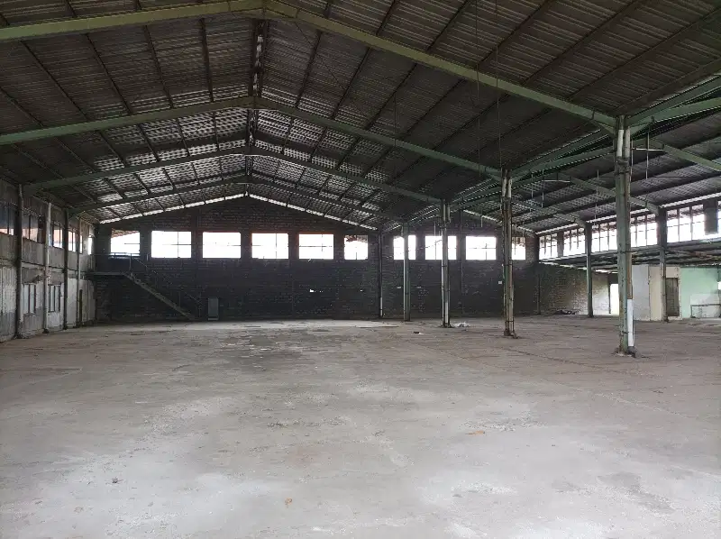 Sewa gudang di pulogadung 1500m2 strategis akses container parkir luas