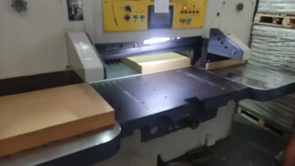 DIJUAL MESIN POTONG KERTAS SAITO / FOR SALE SAITO CUTTING MACHINE