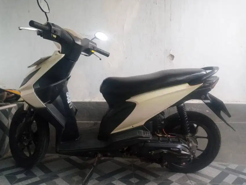 Dijual honda beat karbu 2011