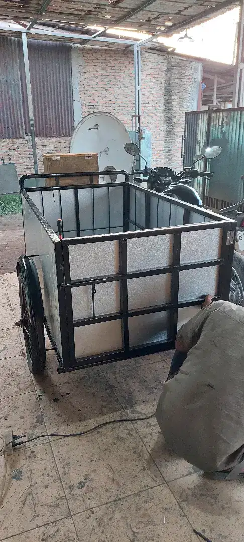 Spesialis buat tempahan becak box barang