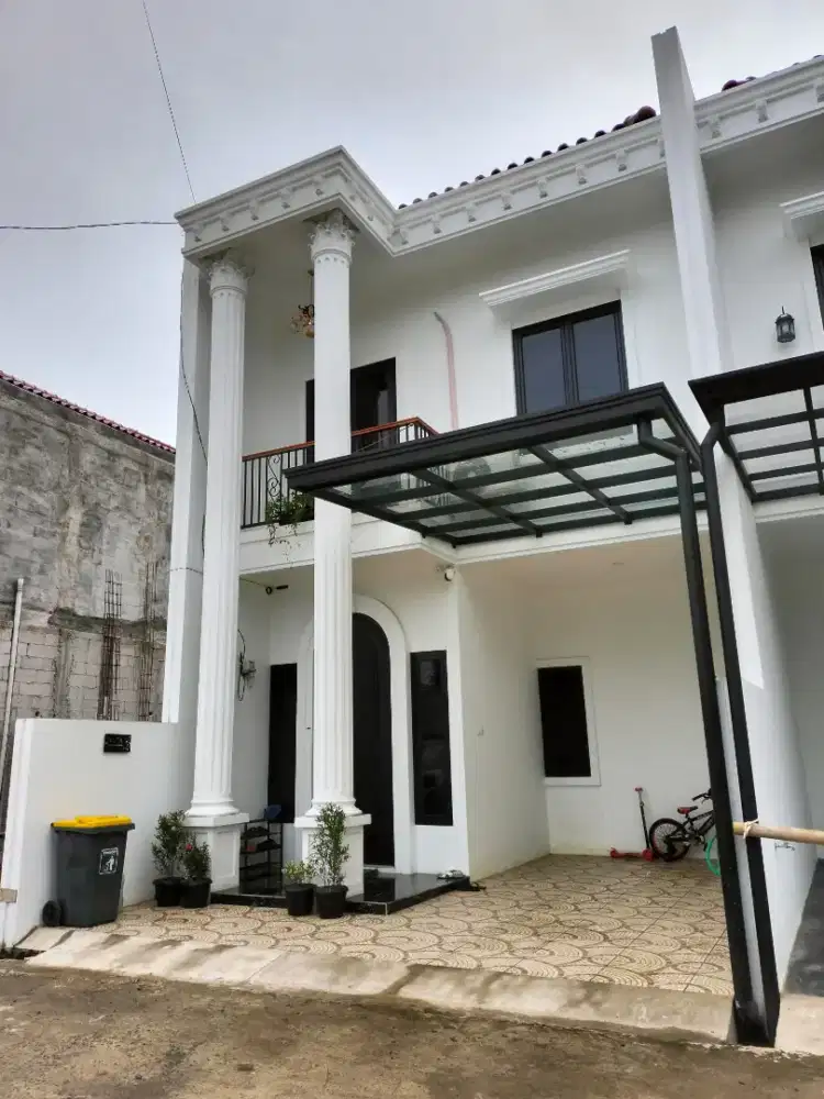 Rumah Mewah Gaya Klasik Modern di Jl. Pahlawan Revolusi, Pondok Bambu