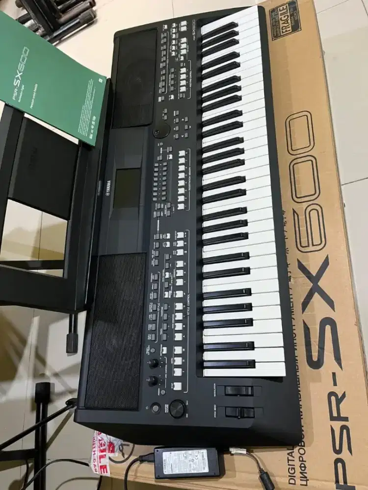 Keyboard Yamaha PSR SX600 Second Istimewa seperti baru