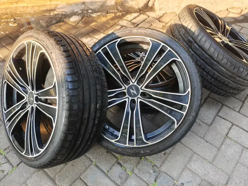 Velg R20 5x114 lebar 8,5