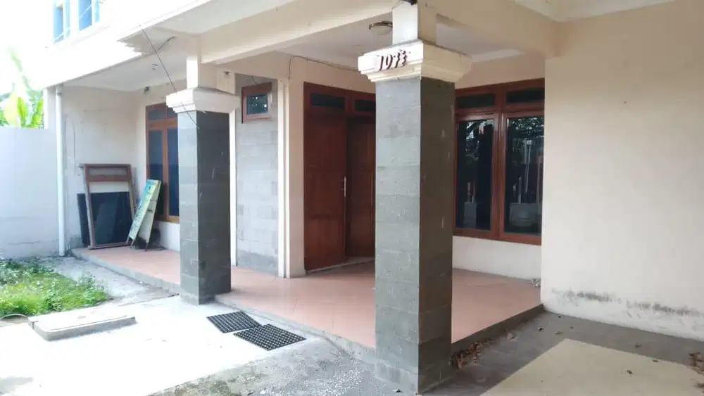 Disewakan rumah lokasi strategis di Sinar Waluyo