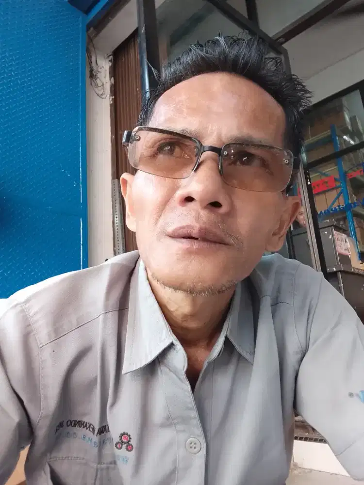 Cari kerjaan loker Driver atau kurir.