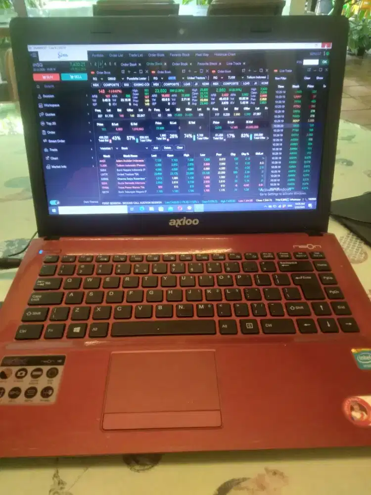 Laptop Axioo bekas