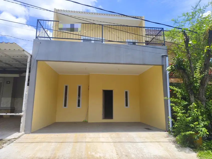 Rumah baru dua lantai siap huni di sentul city