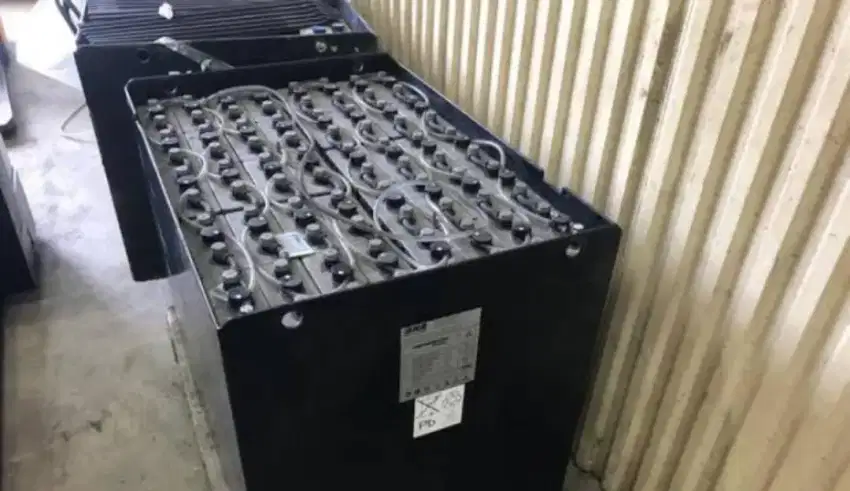 Dicari aki bekas yg sudah tidak terpakai