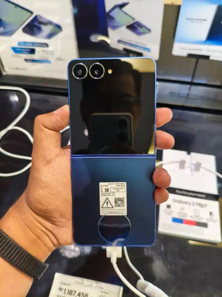 [Bunga Bisa 0%] Samsung Galaxy Z Flip7, Gratis Hingga 2x Cicilan