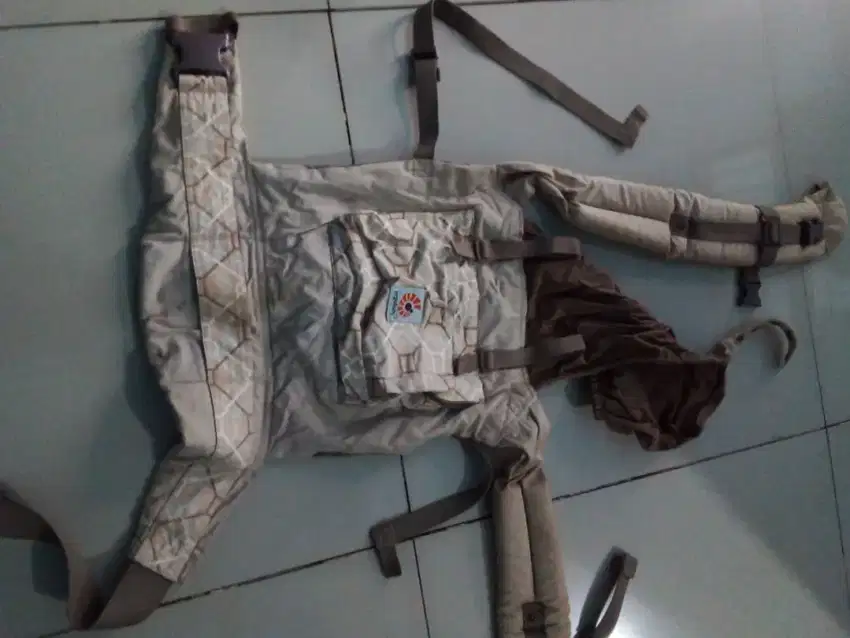 Dijual gendongan baby merk ergo kondisi mulus