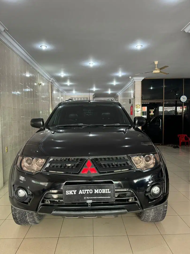 (Odo rendah) Mitsubishi Pajero Dakar 4x2 Hitam 2014