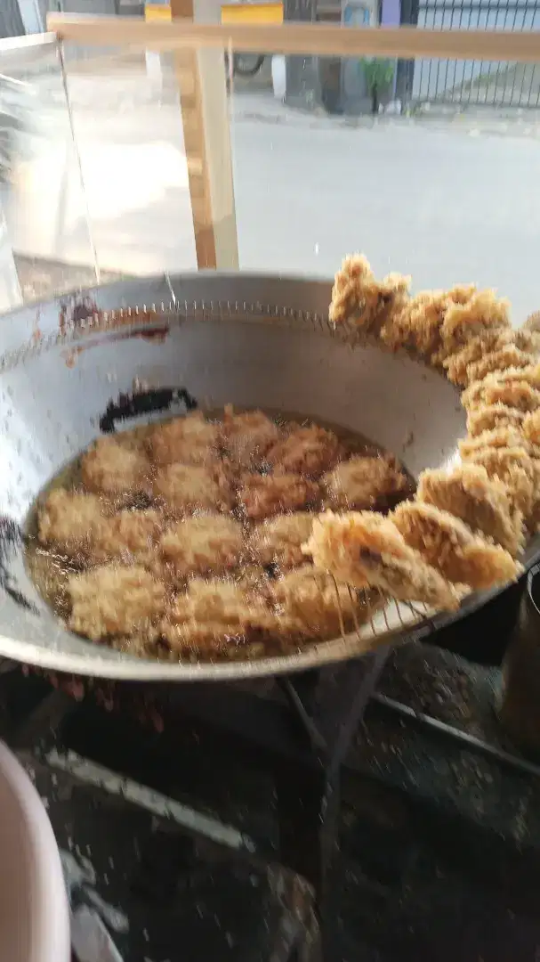 Risol mayo. Pisang goreng crispy dan gandasturi.