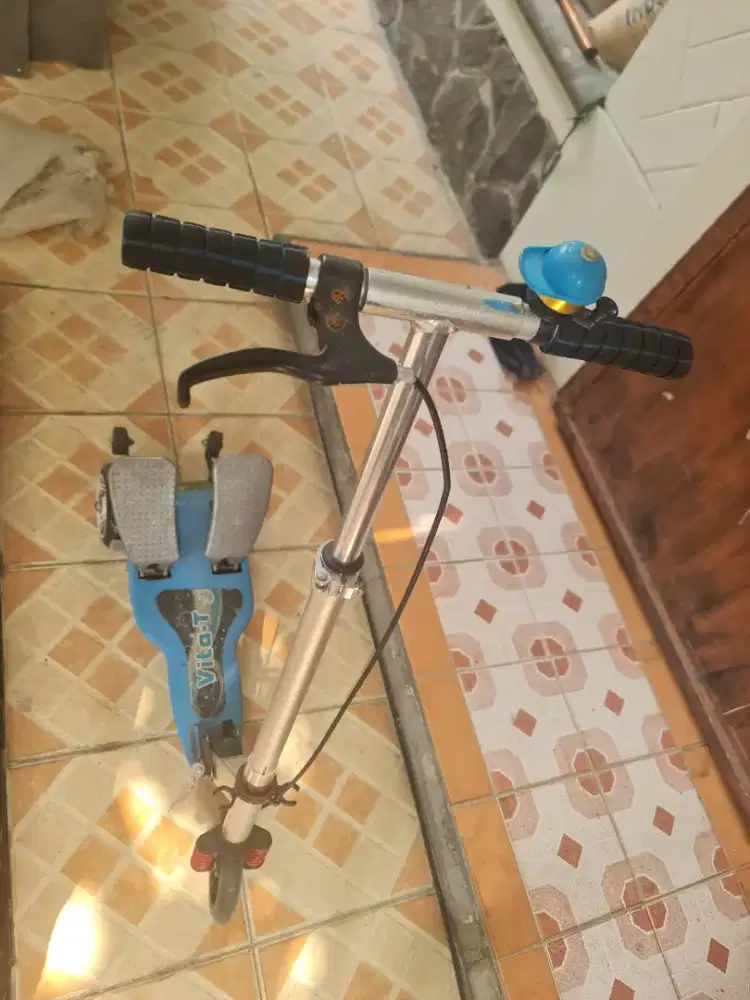 SKUTER ANAK SEKUTER ANAK WARNA BIRU