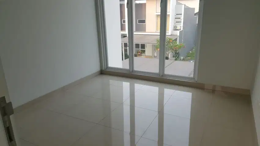 Rumah Brand New Di Cluster Yarra JGC Cakung Jakarta Timur