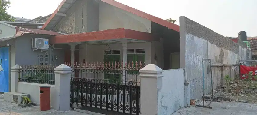 Dijual Rumah Strategis Dekat Solo Baru, di Serengan, Solo