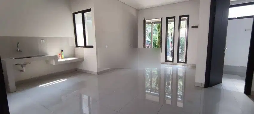 RUMAH CANTIK BERSIH EMINENT PRECIA Bagus
