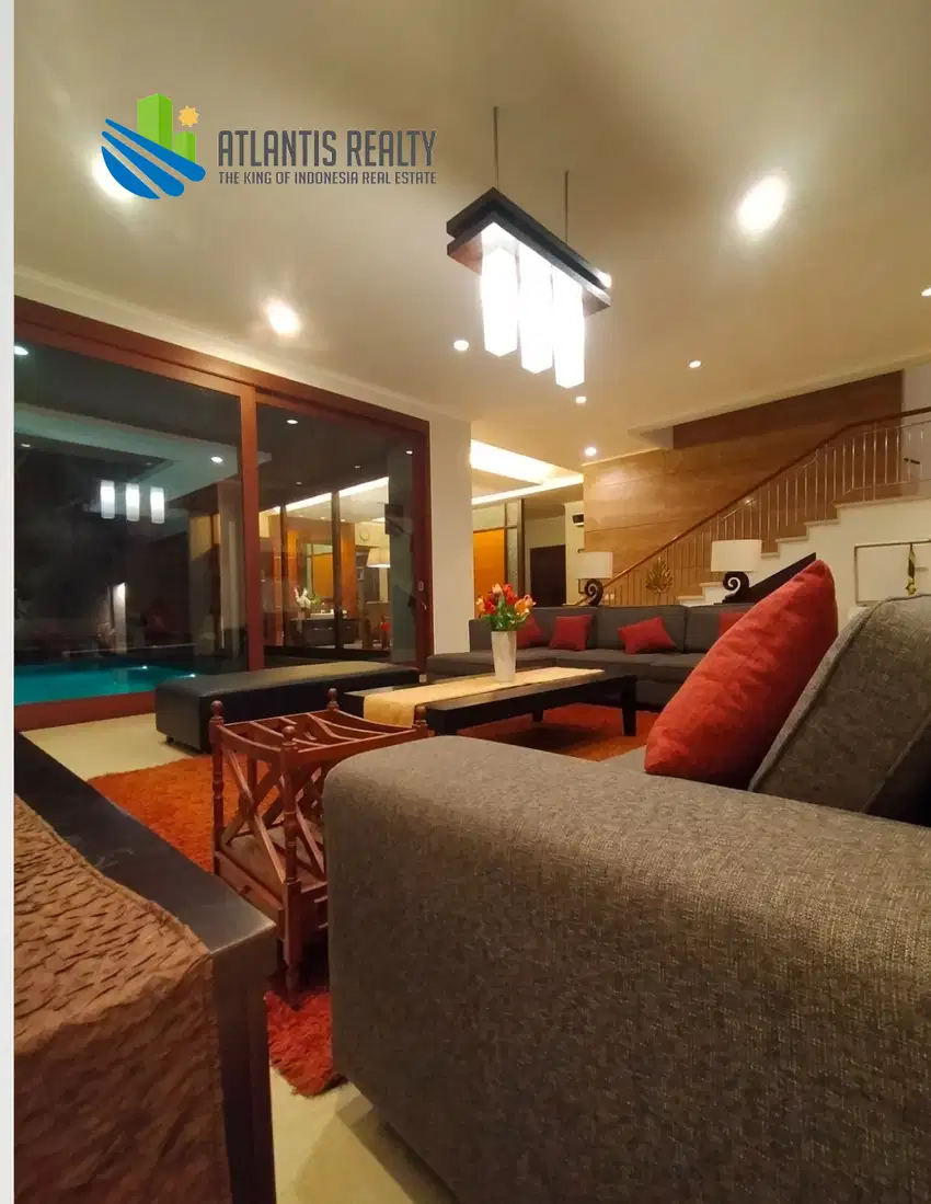 RUMAH MEWAH FULLY FURNISHED  DENGAN KOLAM RENANG DI GREEN GARDEN