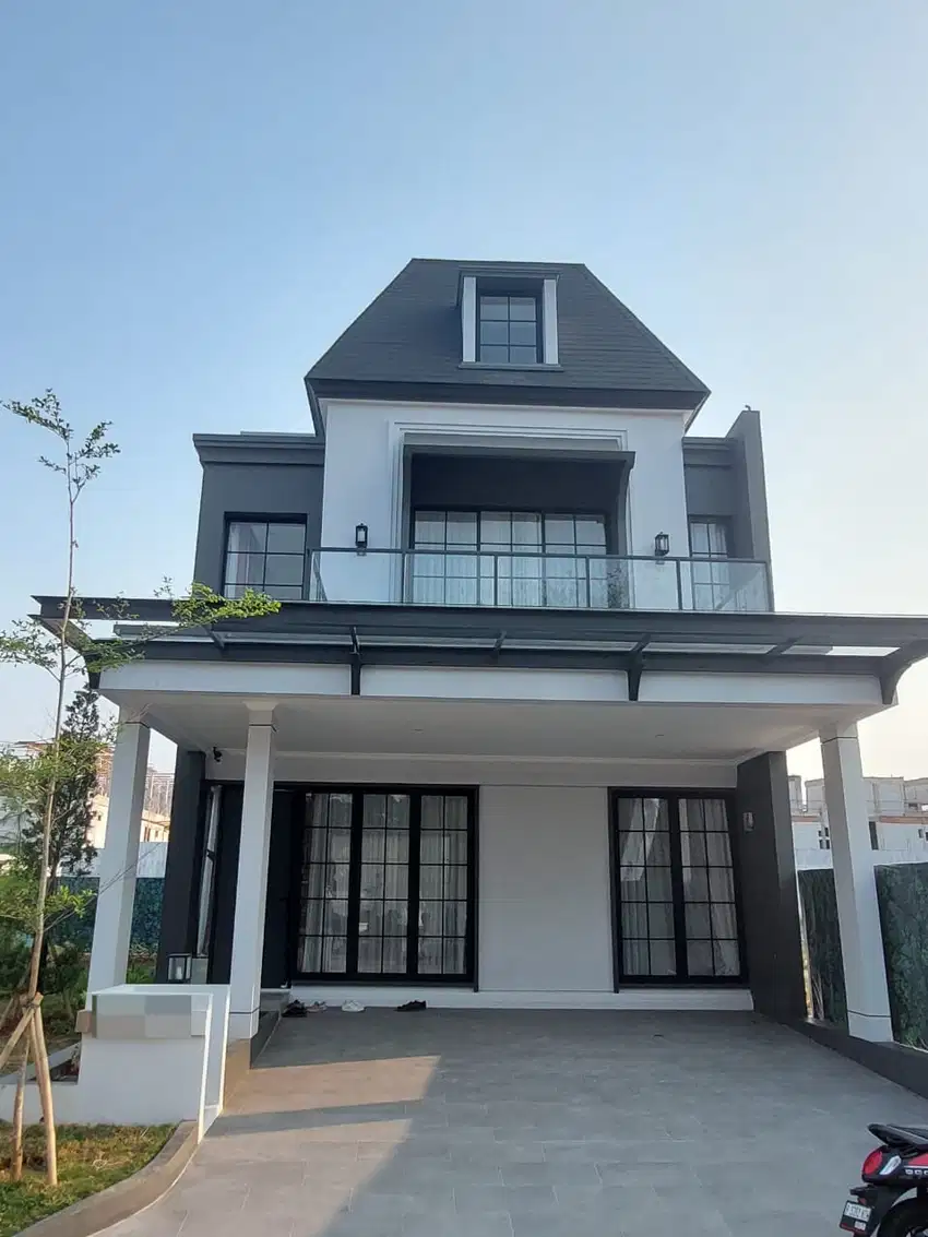 Rumah Konsep American Style Private Cluster Costaria, Metland Menteng