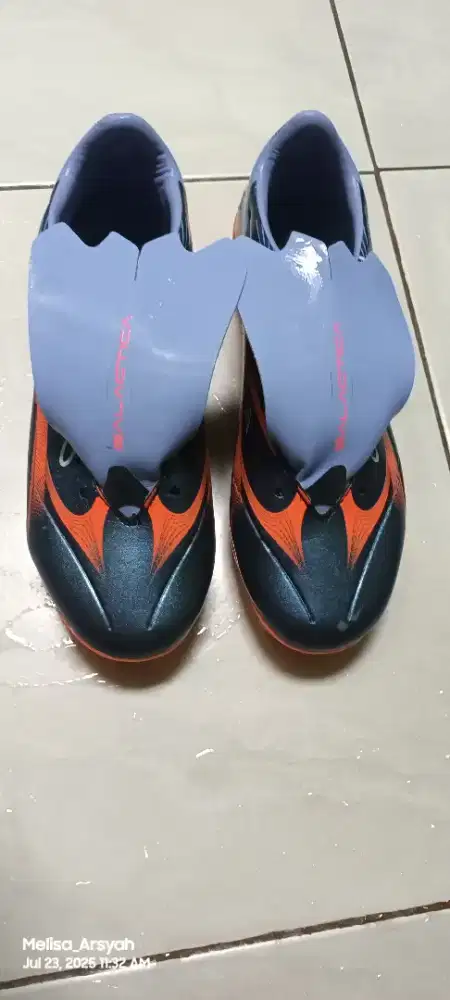 Di Jual Sepatu Bola Ori Baru 1kali Pakai merek SPECS