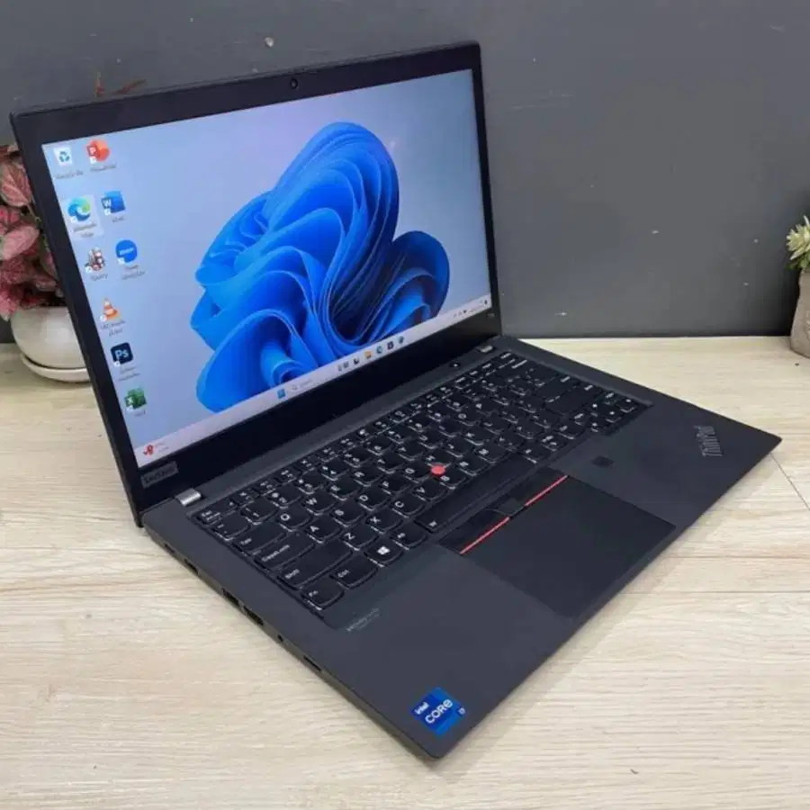 LAPTOP LENOVO THINKPAD T14 CORE i7 GEN11 RAM 16 NVME 256GB D-ET